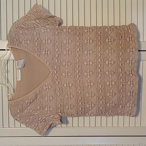 Worthington V neck short sleeve cream colored stretch top, size M